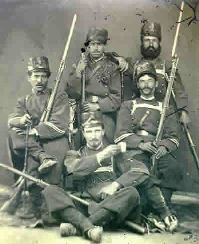 fotografia de tropas liberales en la III Guerra Carlista. Museo de San Telmo "Il.lustració"